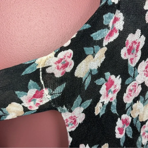 Mumu Mellow Bonfire Sweater in Monet Size Large Black with Pink Flower - Picture 8 of 8